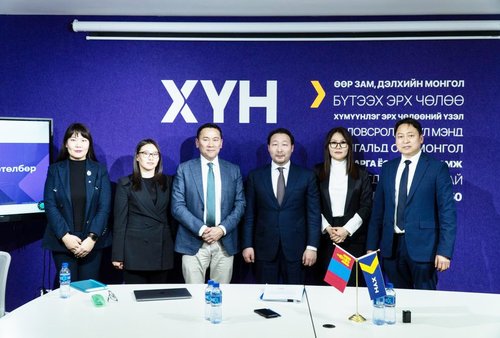 МҮХАҮТ-ын Ерөнхийлөгч Д.Энхтүвшин ХҮН намын төлөөлөлд танхимын саналыг гардуулан, сонгуульд нь амжилт хүслээ